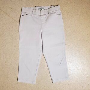 Women's White Capris "CLEO Petite" Stretch Pull On - Size M - Save $